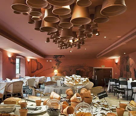 Hotel De 4*