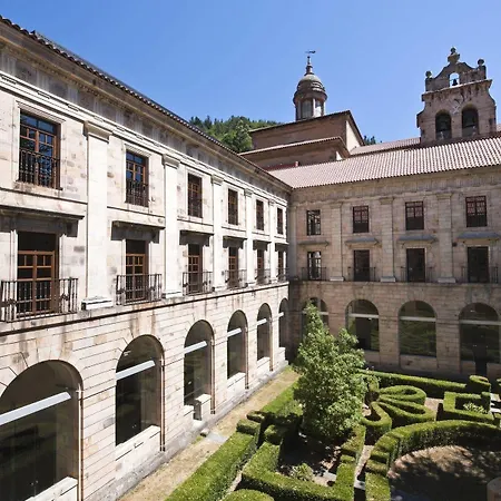 Hotel De 4*